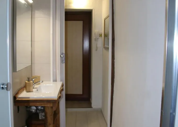 לינה וארוחת בוקר La Ghita 3*